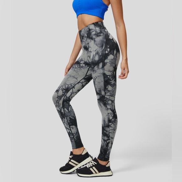 Seamless flow high waisted tie dye Yoga Leggings - Picture 1 of 4
